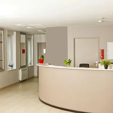 里塞德宏兰斯中心公寓 兰斯