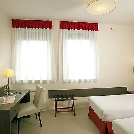 Aparthotel Residhome Centre 3*